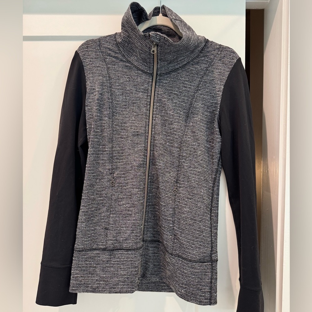 LULULEMON DAILY YOGA PRACTICE JACKET Sz6 Black/gray
